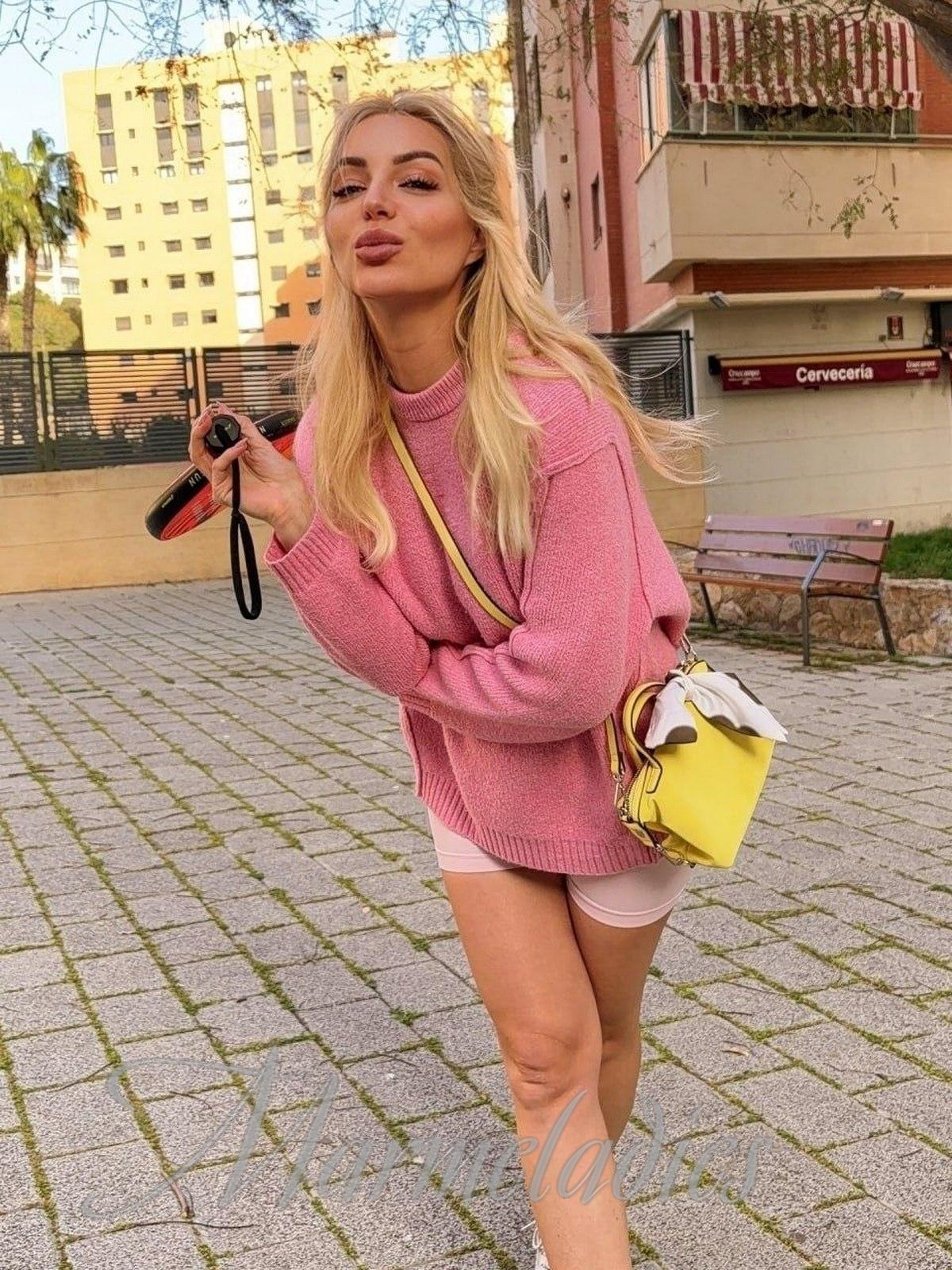Pretty girlfriend Alexandra, 33 yrs.old from Valencia, Spain