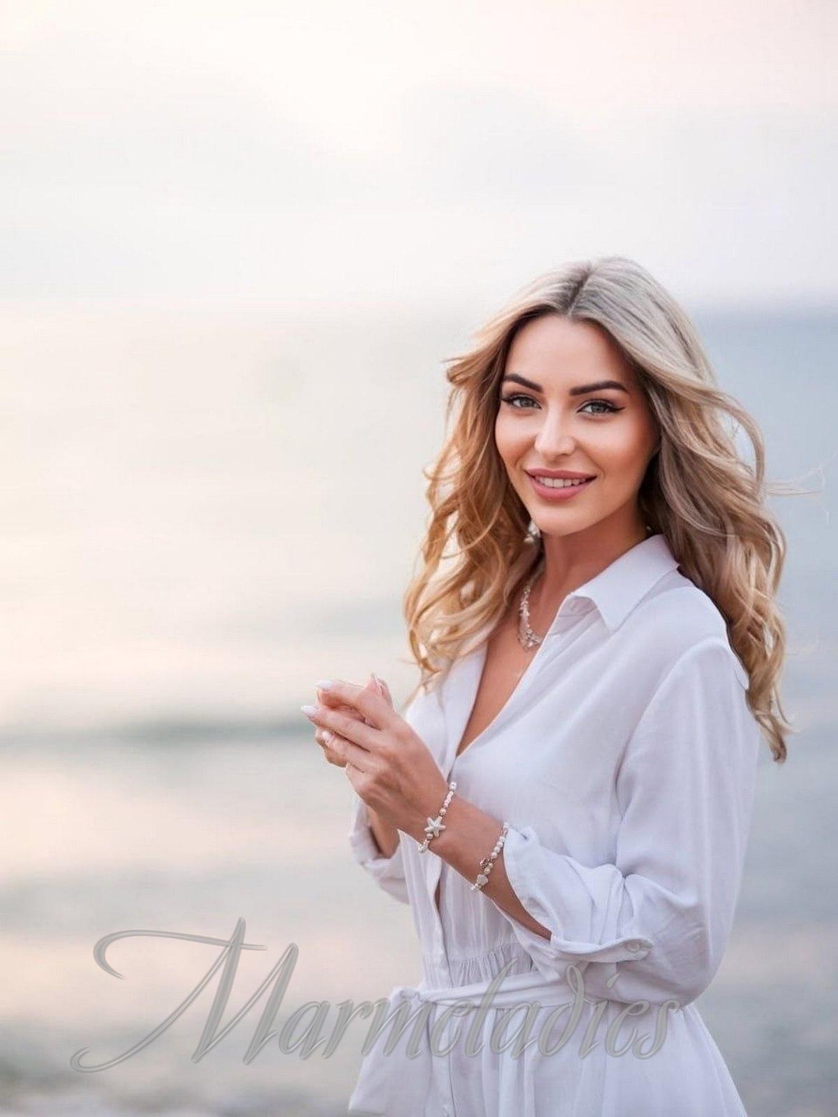 Gorgeous wife Alexandra, 33 yrs.old from Valencia, Spain