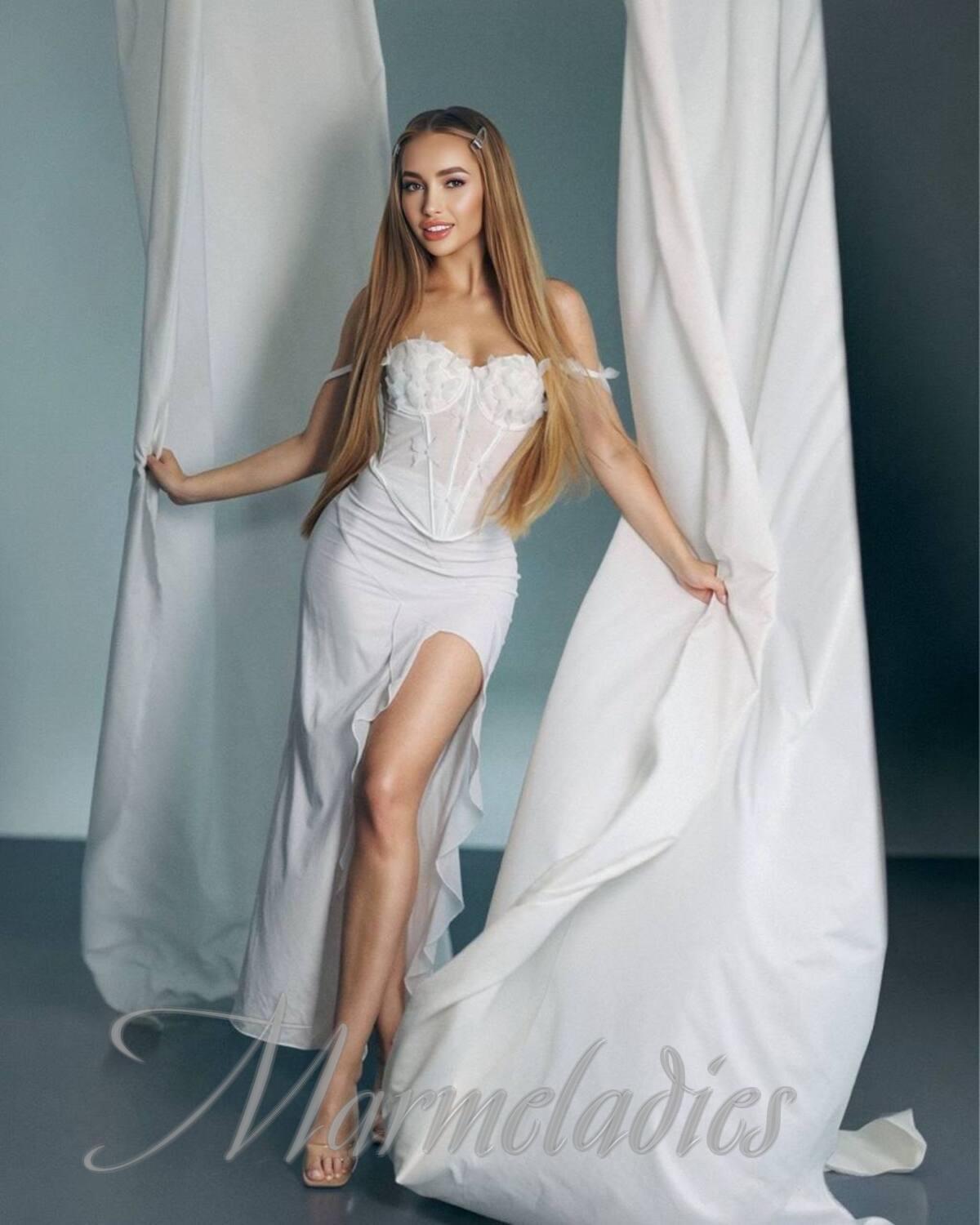 Hot bride Svitlana, 26 yrs.old from Kiev, Ukraine