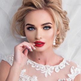 Gorgeous bride Alena, 28 yrs.old from Moscow, Russia