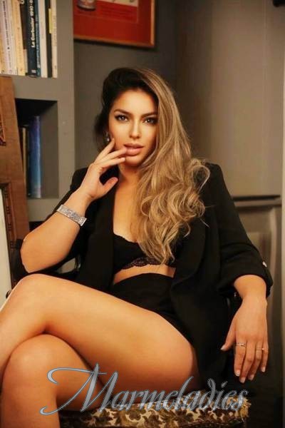 Pretty girl Esther, 37 yrs.old from Buenos Aires, Argentina